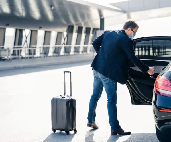 imgi_133_man-returns-from-abroad-opens-doors-car_95891-2979